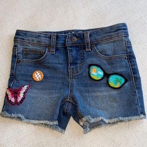 Girls Denim shorts 6-7  ❤️ for lower price & shipping cost or bundle & offer
